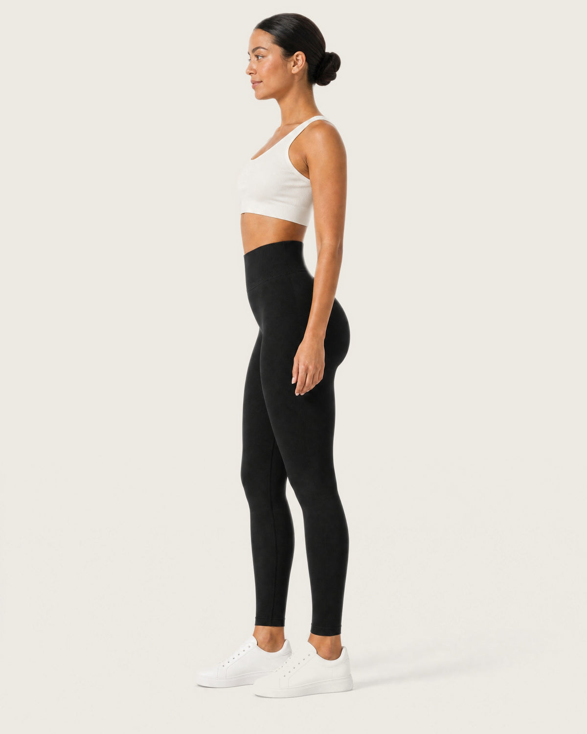 ROMY Sculpt Seamless Legging in Black — side profile